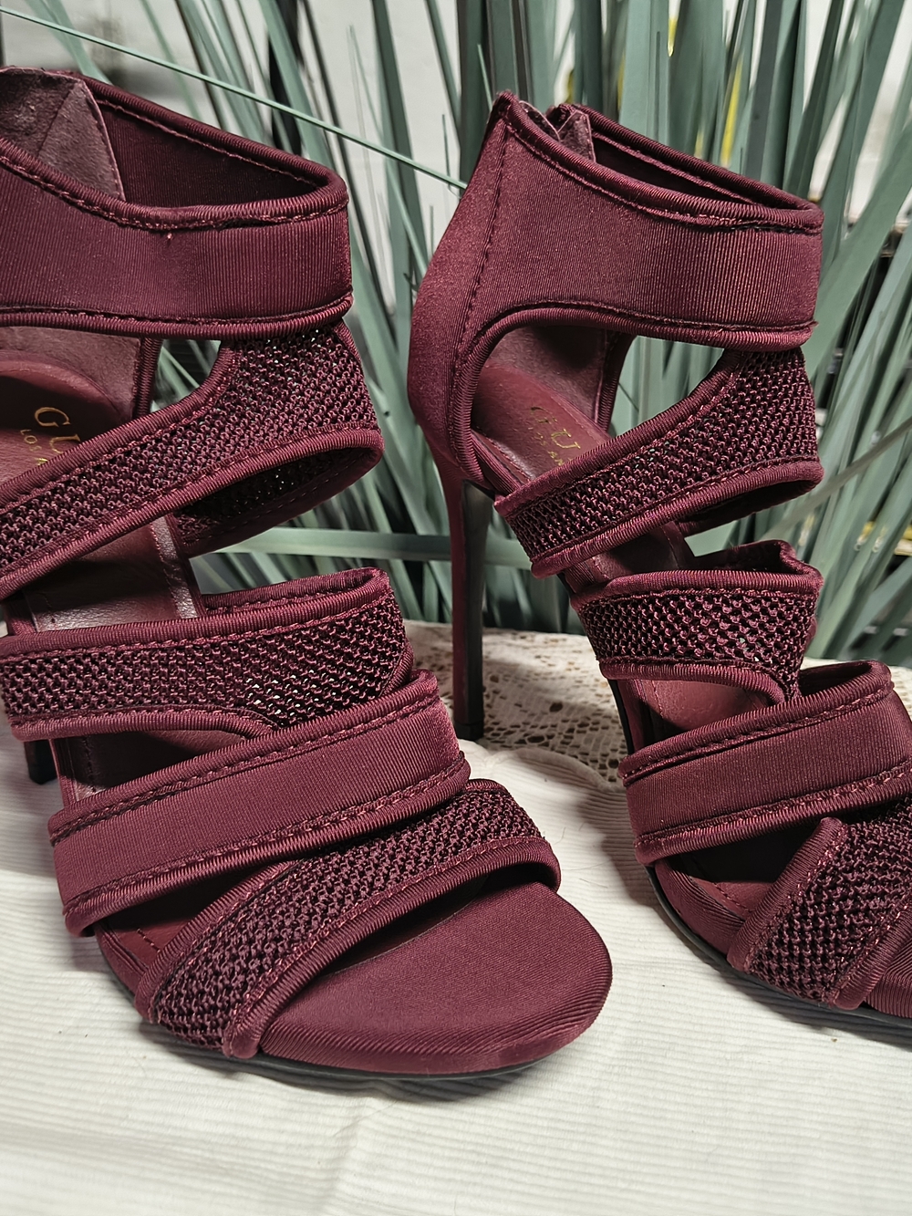 NWOT Size 8 Guess Strappy Burgundy High Heel Sandals